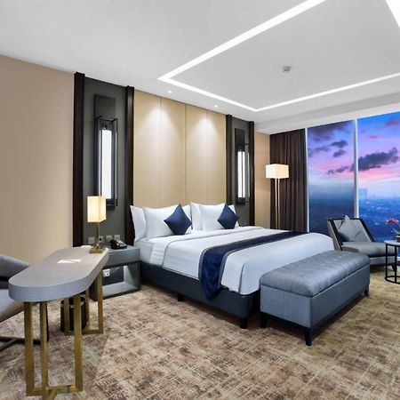 Aston Sidoarjo City Hotel & Conference Center Екстериор снимка