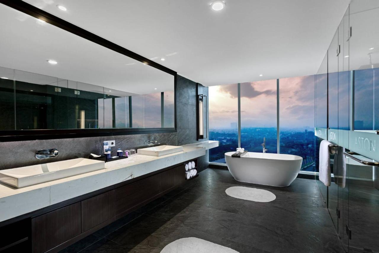 Aston Sidoarjo City Hotel & Conference Center Екстериор снимка