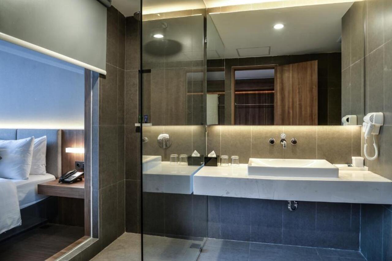 Aston Sidoarjo City Hotel & Conference Center Екстериор снимка