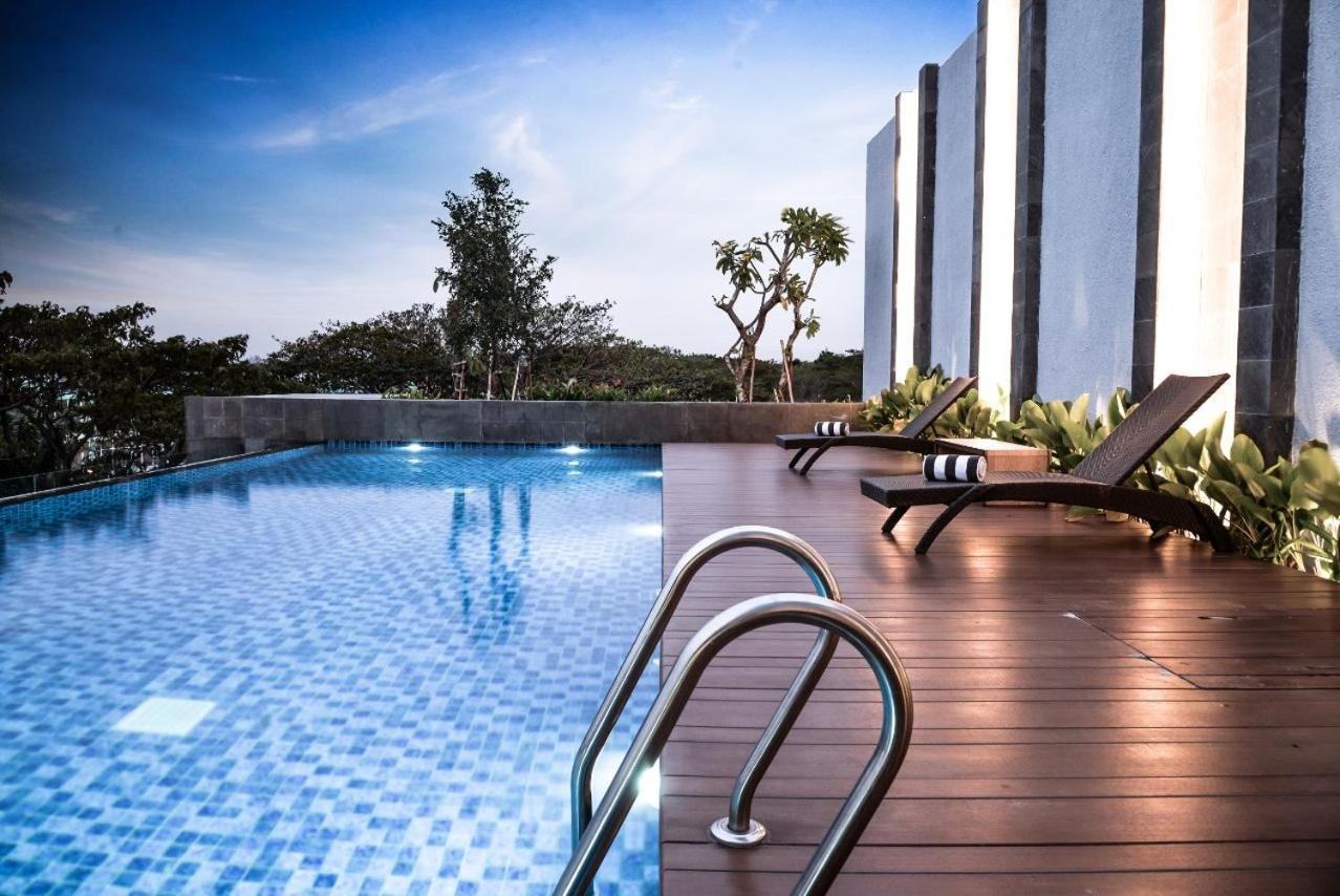 Aston Sidoarjo City Hotel & Conference Center Екстериор снимка