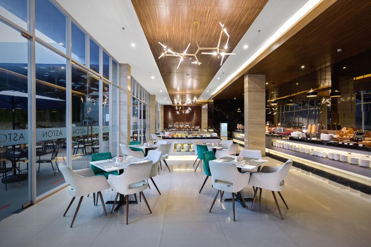 Aston Sidoarjo City Hotel & Conference Center Екстериор снимка